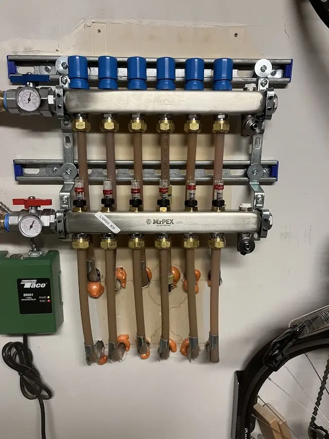 Plumber performing Leak Detection at a residential property in Chalco